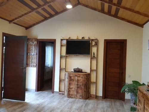 Gar House