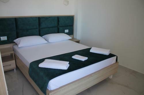 Hotel Eksamilia