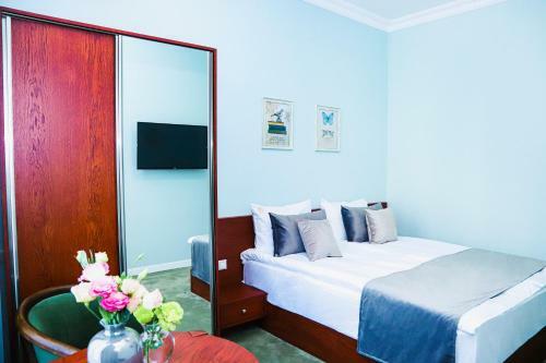 Grand F Hotel