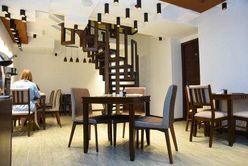 Posada R&r Hotel