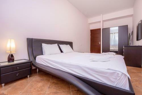 Stay Inn-royal Suite Apartments