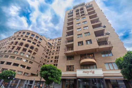Stay Inn-royal Suite Apartments