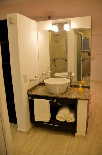 Arroyo Suite House