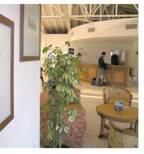 Elegance Hotel