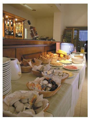 Elegance Hotel