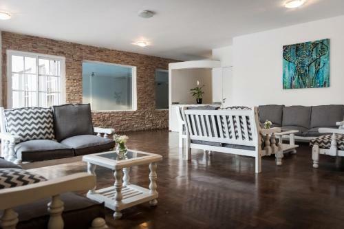 Hotel 376