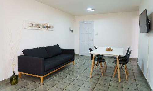 Happy Guest Apart 17