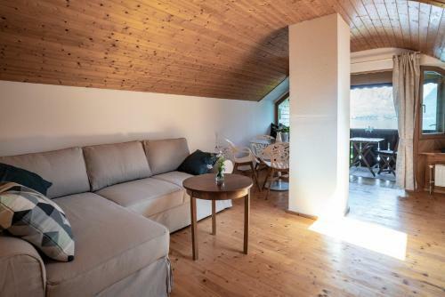Lakeview Apartment