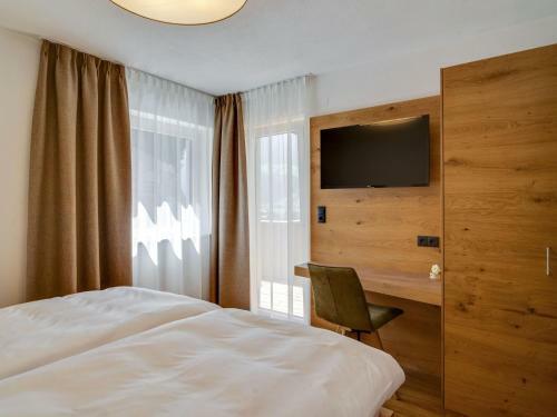Alluring Apartment In Hart Im Zillertal With Parking