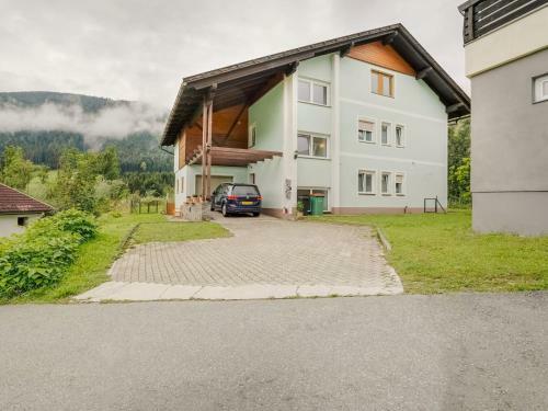 Spacious Mansion In Hermagor-pressegger See With Garden