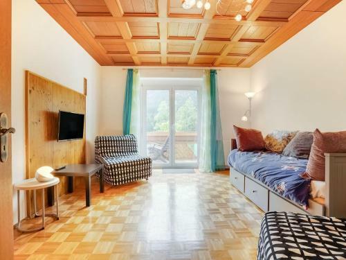 Spacious Mansion In Hermagor-pressegger See With Garden