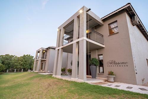 Hostal Altissimo Guesthouse