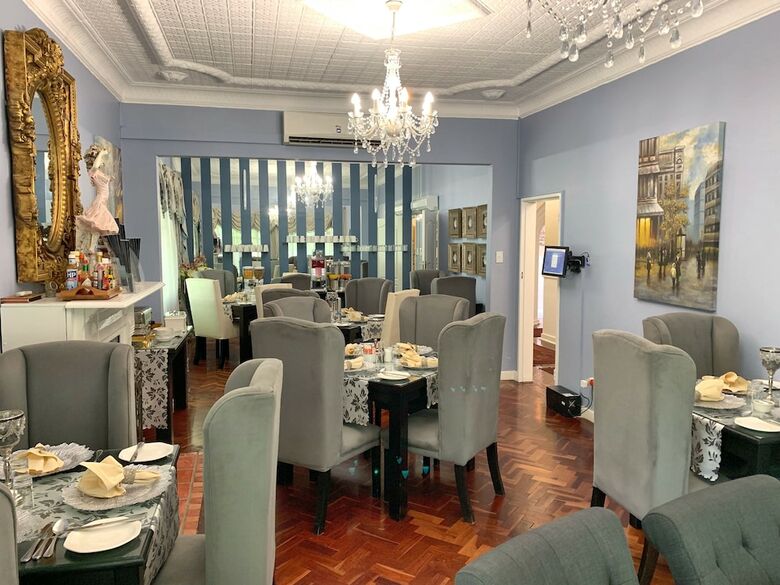 Hostal Dersley Manor