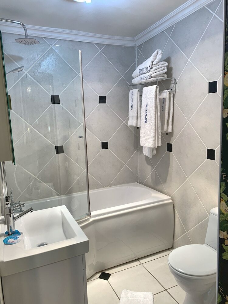 Hostal Dersley Manor