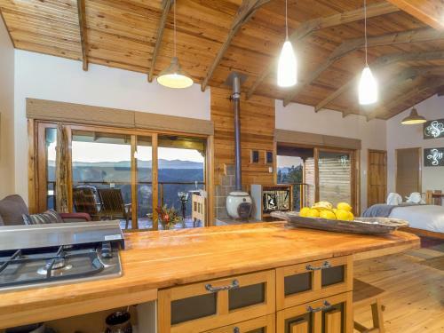 Hostal Cliffhanger Cottages