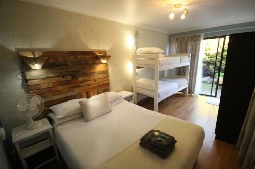 Saltycrax Backpackers And Surf Hostel