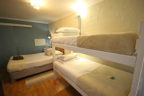 Saltycrax Backpackers And Surf Hostel