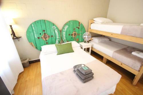 Saltycrax Backpackers And Surf Hostel