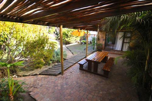 Saltycrax Backpackers And Surf Hostel