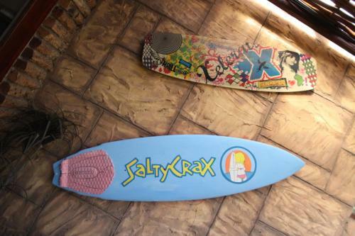 Saltycrax Backpackers And Surf Hostel