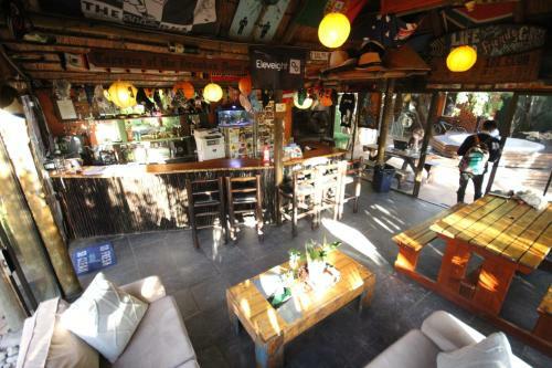 Saltycrax Backpackers And Surf Hostel