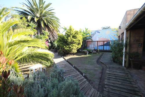 Saltycrax Backpackers And Surf Hostel