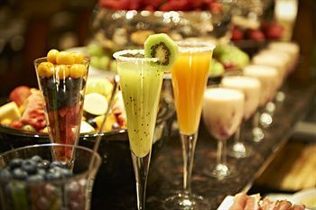 Hotel Peermont Metcourt Suites At Emperors Palace