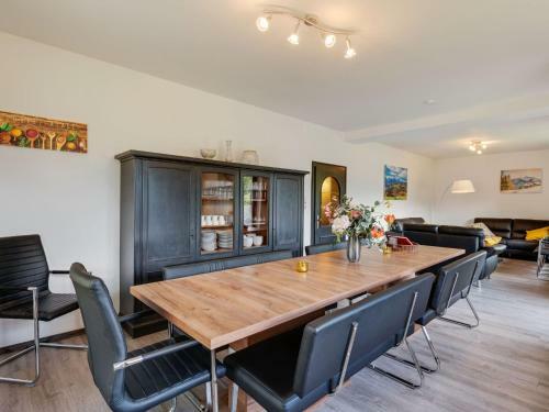 Beautiful Mansion In Kotschach-mauthen With Garden