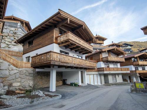Luxury Chalet With 4 Bathrooms, Near A Small Slope