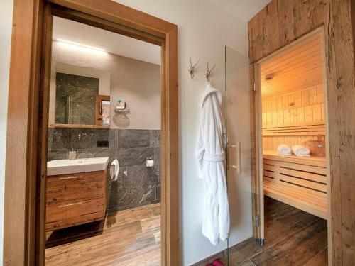 Luxury Chalet With 4 Bathrooms, Near A Small Slope