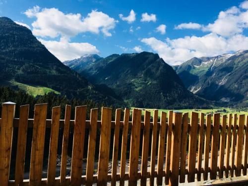 Luxury Chalet With 5 Bathrooms, Near A Small Slope