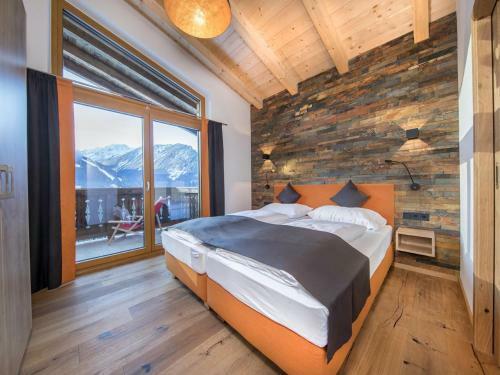 Luxury Chalet With 5 Bathrooms, Near A Small Slope