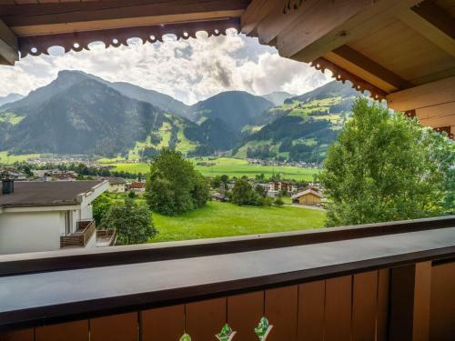 Simplistic Apartment In Ramsau Im Zillertal With Ski-storage