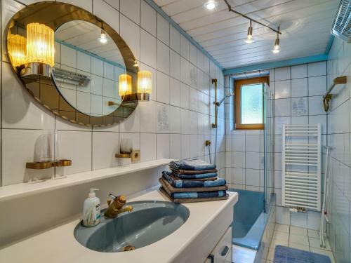 Simplistic Apartment In Ramsau Im Zillertal With Ski-storage