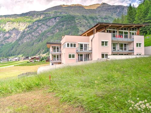 Beautiful Apartment In Zwieselstein With Balcony