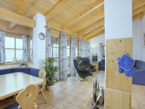 Cozy Chalet With Sauna, Close To K�nigsleiten