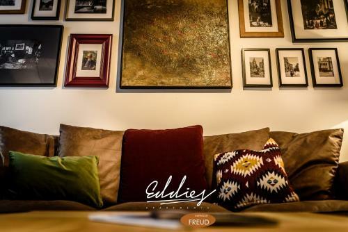 Eddie?s Design Apartments