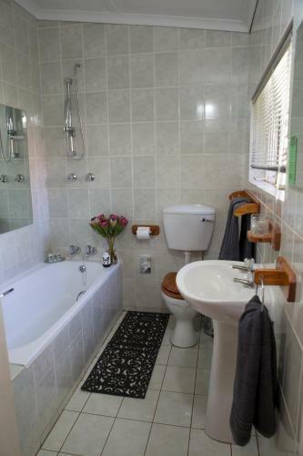 Hostal Franka Guesthouse