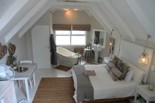 Bed & Breakfast Sea Breeze Beach House Plettenberg Bay