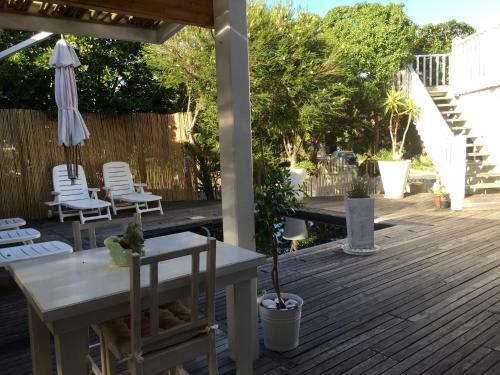 Bed & Breakfast Sea Breeze Beach House Plettenberg Bay