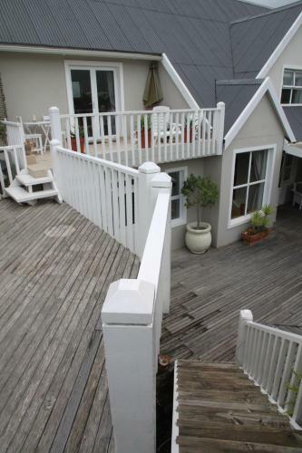 Bed & Breakfast Sea Breeze Beach House Plettenberg Bay