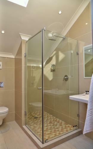 Hostal Val Du Charron Guest House & Wine Estate