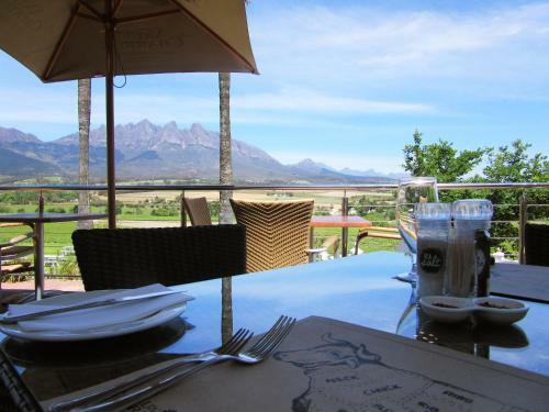 Hostal Val Du Charron Guest House & Wine Estate