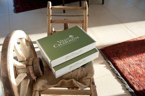 Hostal Val Du Charron Guest House & Wine Estate