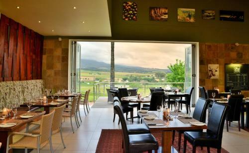 Hostal Val Du Charron Guest House & Wine Estate