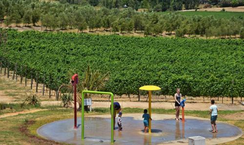 Hostal Val Du Charron Guest House & Wine Estate