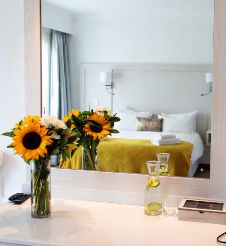 Hostal Val Du Charron Guest House & Wine Estate