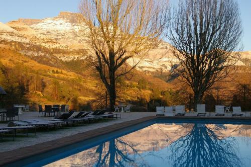Champagne Castle Hotel