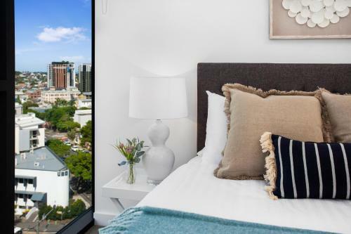 Modern 1-bed Apartment With Balcony And Leisure Area