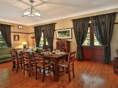 Sarnia - Period Home In Garden Oasis With Pool